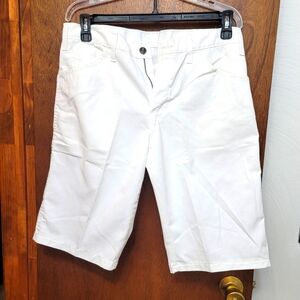 NWOT.  Dickies White Cargo Shorts.  Size 32.  (476)